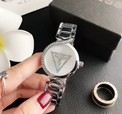 Качественные женские наручные часы браслет Guess, модные и стильные часы-браслет на руку Серебро 928С фото