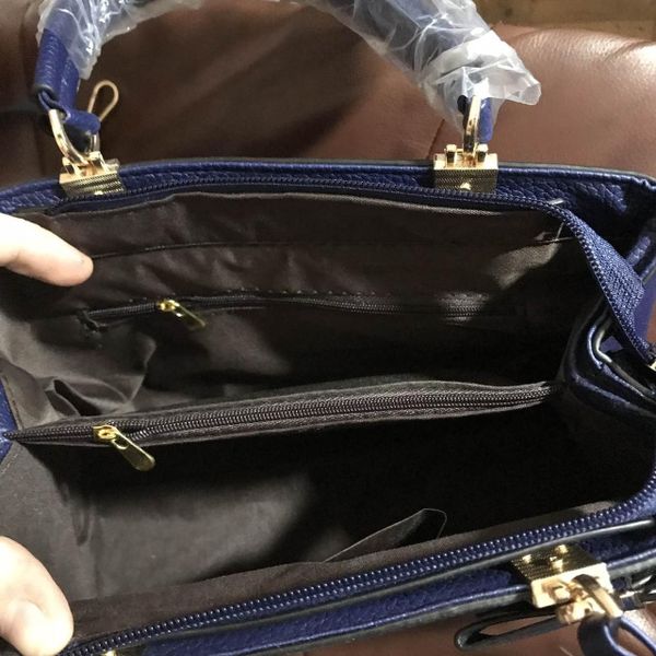 Модная женская сумка с брелком 379А фото