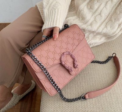 Стильная женская мини сумка Подкова. Модная женская маленькая сумочка клатч Светло-Розовый 609Р фото