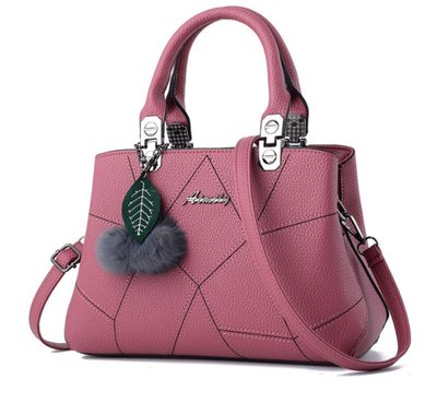 Модная женская сумка с брелком шариком, женская сумочка на плечо с меховой подвеской Фиолетовый 373 фото