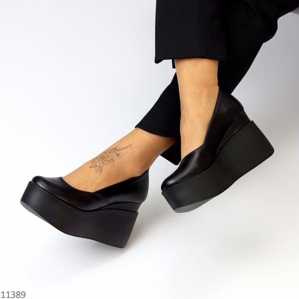 Черные кожаные женские туфли на платформе танкетке WOW 11389 фото