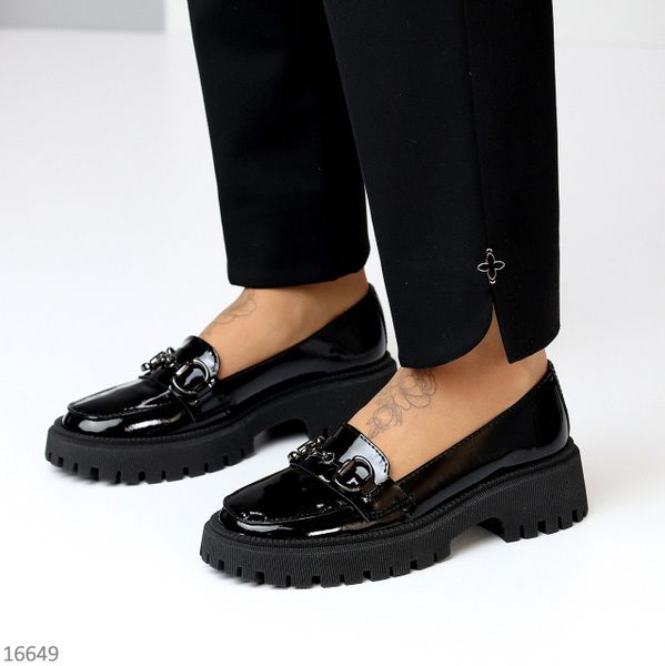 Черные лаковые глянцевые туфли лоферы 16649 16649 фото