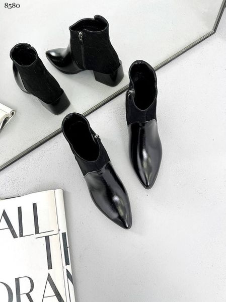 Жіночі черевики чорні демі 8580 фото